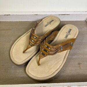 Minnetonka Leather Boho Wedge Sandals Size 9 Flip Flops Comfort